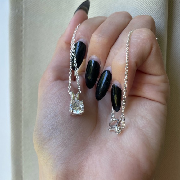 Sparkling ✨ Dot Silver Necklace - Picture 3 of 7